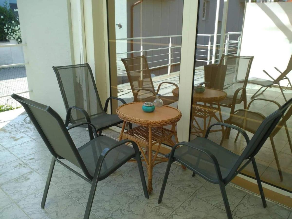 Slnecny Apartmanovy Dom Oslany Exteriör bild