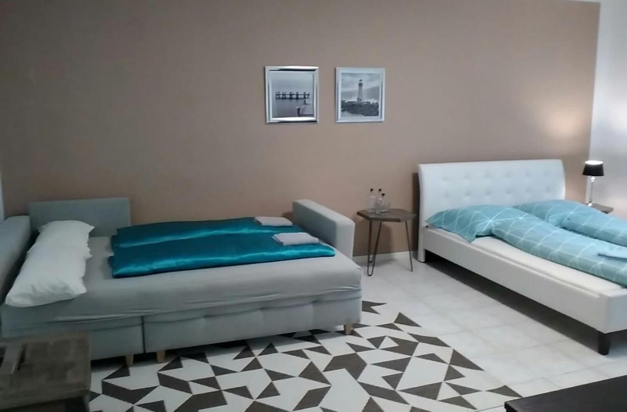 Slnecny Apartmanovy Dom Oslany Exteriör bild